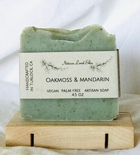 Load image into Gallery viewer, Oakmoss &amp; Mandarin Soap